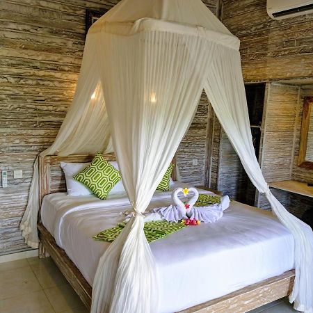 Mesari Hut Lembongan Hotel ภายนอก รูปภาพ